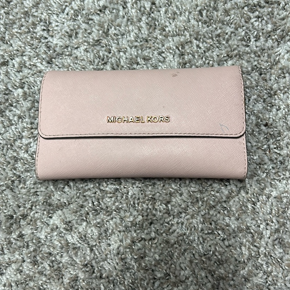 Michael kors pink wallet